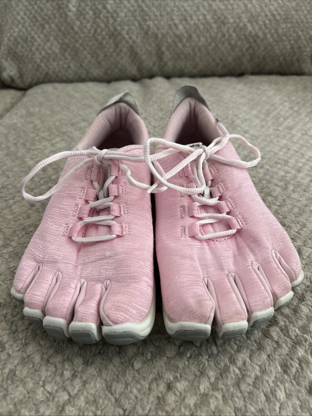 Peluva Women's Shoes Strand Barefoot Five Toe PFWW30101 Size 7 Pink
